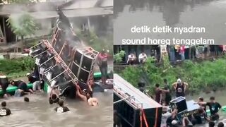 Perahu pengangkut sound horeg untuk tradisi Nyadran di Sidoarjo tenggelam saat persiapan acara ????