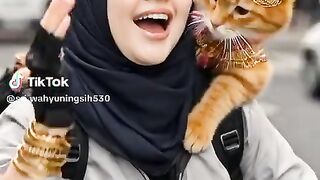 Kucing Juga Punya Besti