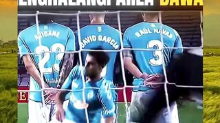 Kiper boleh terbang setinggi mungkin, tapi Messi selalu punya cara. ????⚽️
