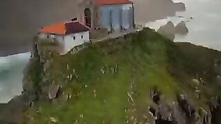 Warum steigen Menschen nur für eine Glocke hinauf? ???? San Juan de Gaztelugatxe, Spanien