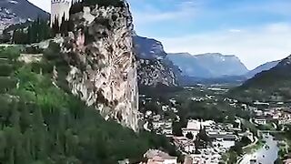 Warum wurde Burgruine Arco in Italien zerstört – obwohl sie fast uneinnehmbar war?