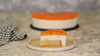 Муссовый торт с персиками
