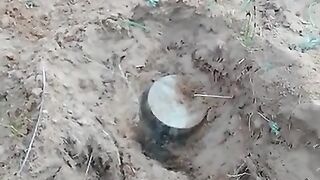 Коп просто афигеть нашли чугунок