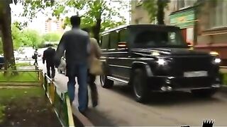 Баба за рулём!