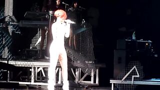 Когда твой концерт перестал быть твоим «Rihanna Eminem — Love Еhe Way You Lie»