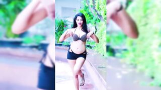 Indian Girl Divya Ralhan Dance