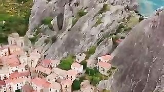 Castelmezzano – Italien | Das Dorf zwischen steilen Felsen