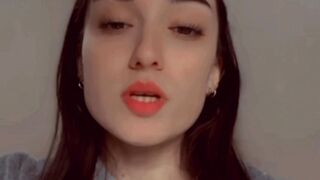 إلا حديثكِ ملجئي وسلامي..????