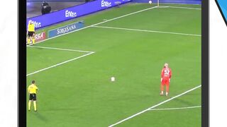 Cara nendang penaltinya kayak lagi goal kick