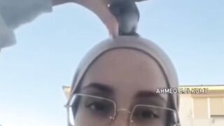 بزق عليها الفرخ