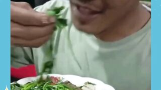 Hahaha suaranya kok persis ????????????????