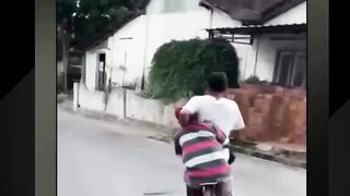 Biduan mana yang menyakiti mu pak ????