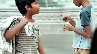 Didi mujhe bhi paise do na