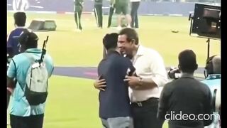 'Children don't shake hands, legends hug', Wasim Akram and Rohit Sharma's video goes viral