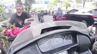 Akibat Lawan Arah Pemotor di Hukum Hormat Yang Bener