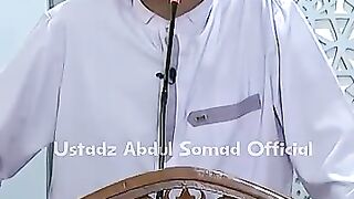 Ustadz Abdul Somad | DIA RAJIN BERIBADAH KENAPA DIA MASIH SUSAH