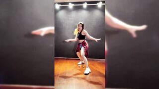 Indian Girl Umang Dosanj Dance