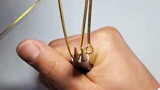 Brass Wire Capital, Become an Electric Guitar?