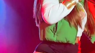 Noite dia Cantora em grande Show