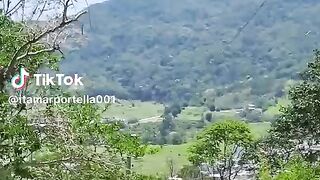 Vista do alto de um morro em Camboriú