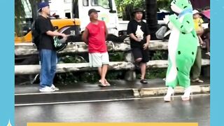 dia l0ncat dengan heels setinggi ituuu. respect queen????????