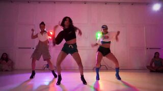 Indian Girl Yahvi Chavan Dance