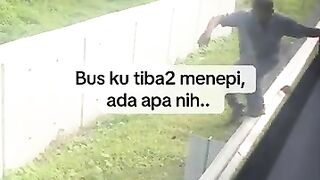 ketika bertemu ayah di jalan‼️#ayahanak #bertemu #momenharu #viraltiktok #suratcintauntukstarla