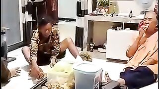 surprise pulang tanpa kasih kabar‼️#surprise #pulkam #momenharu #viraltiktok #suratcintauntukstarla