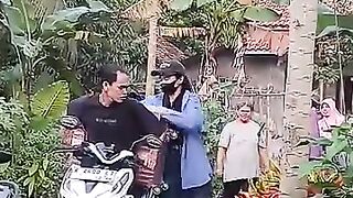 surprise pulang tanpa kasih kabar‼️#surprise #pulkam #momenharu #viraltiktok #suratcintauntukstarla