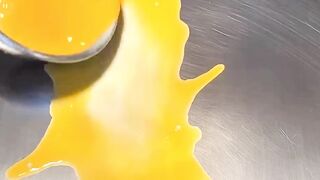 How to make Japanese egg rolling omelet?
