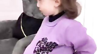 عم_تقلد_افعال_النسوان_????(360p).