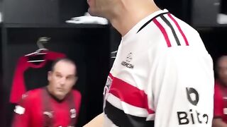 Different shirt, same ❤️???? | Kaká | #shorts