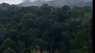 Pesawat kargo pengangkut BBM milik Pelita Air dilaporkan jatuh.