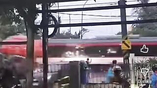 Train VS Truck 1