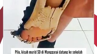 Haru! Siswa Kelas 1 SD Inpres Golo Lambo Tetap Berprestasi Meski Hidup Serba Kekurangan