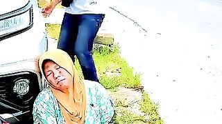 She Was Asleep While Selling Food… But What He Did Left Her Shocked ????????