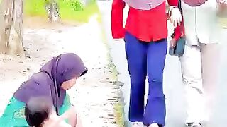 She Destroyed the Poor Woman’s Stall… But Life Turned It Back on Her ????????