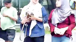 Poor Boy Returns Lost Phone… Her Reaction Shocks Everyone ????