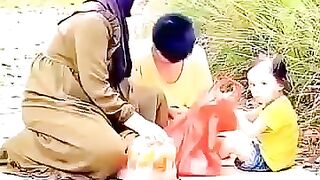 Poor Kids Sitting Alone… Kind Woman Helps ❤️