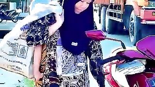 part2 She Found Money… But What the Man Did Next Shocked Her ????????