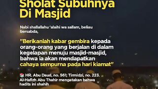 Sholat Subuhnya di Masjid