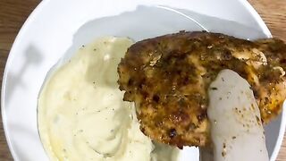 Chicken stake with potato vegetables and sauce????