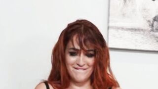 Antonella La Sirena i in the airplane