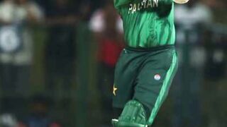 England defeated Pakistan by 2 wickets in a thrilling T20 World Cup Super 8 clash