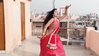 Shakira Song Dance