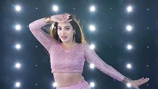 Hum tnmko nigahon mein is Tarah chupa lenge dance