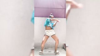 Indian Girl Romsha Singh Dance