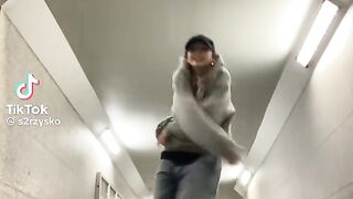 Girls are dancing