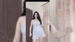 Indian Girl Smriti Kohli Dance