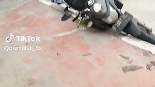 Laka pintu keluar bekasi